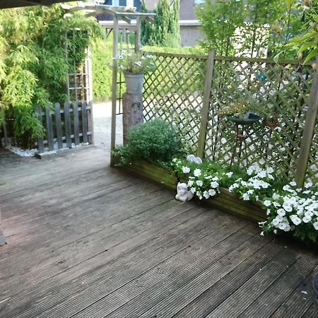 Private Zimmer Bei Der Weser-Ems-Halle Oldenburg Exterior foto