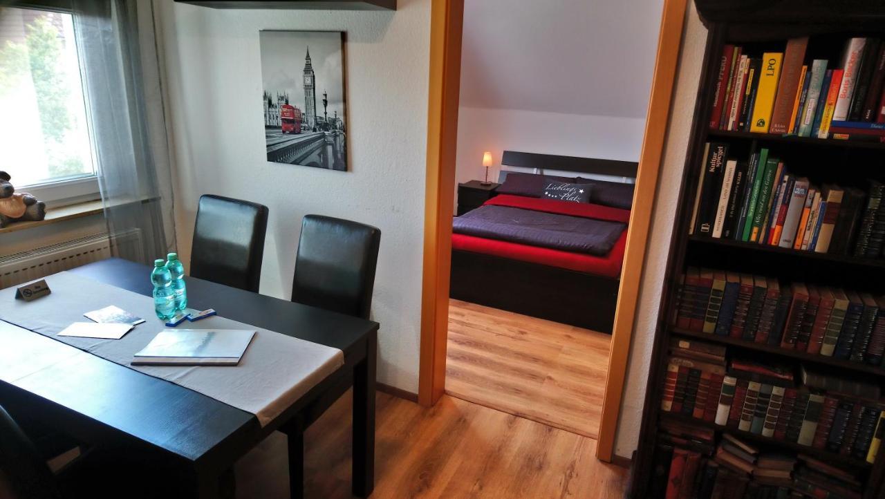 Private Zimmer Bei Der Weser-Ems-Halle Oldenburg Exterior foto