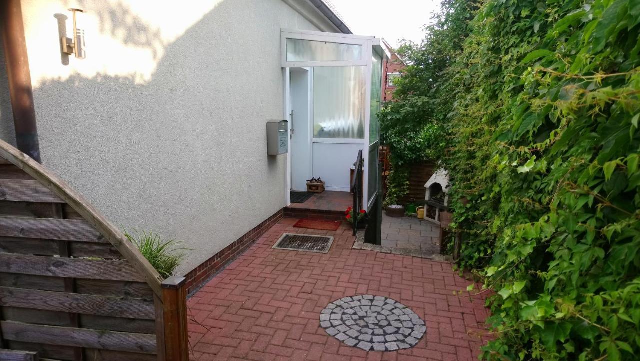 Private Zimmer Bei Der Weser-Ems-Halle Oldenburg Exterior foto