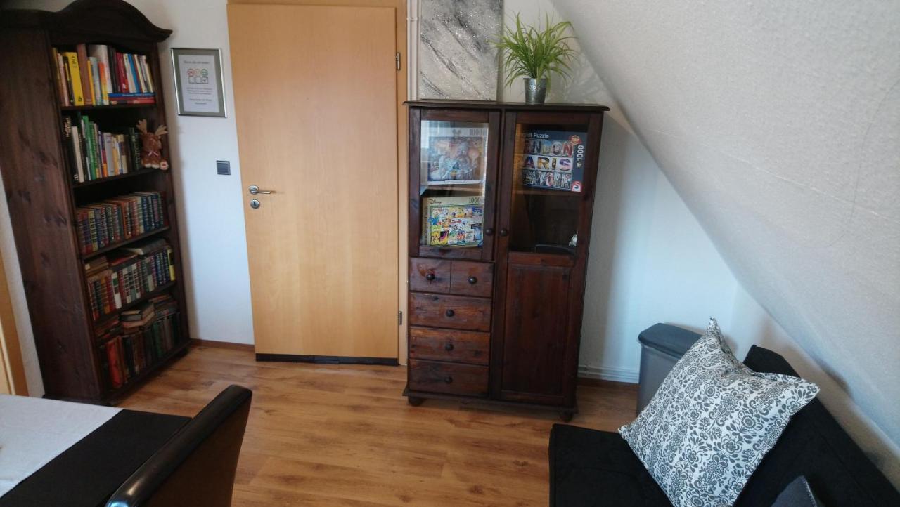 Private Zimmer Bei Der Weser-Ems-Halle Oldenburg Exterior foto