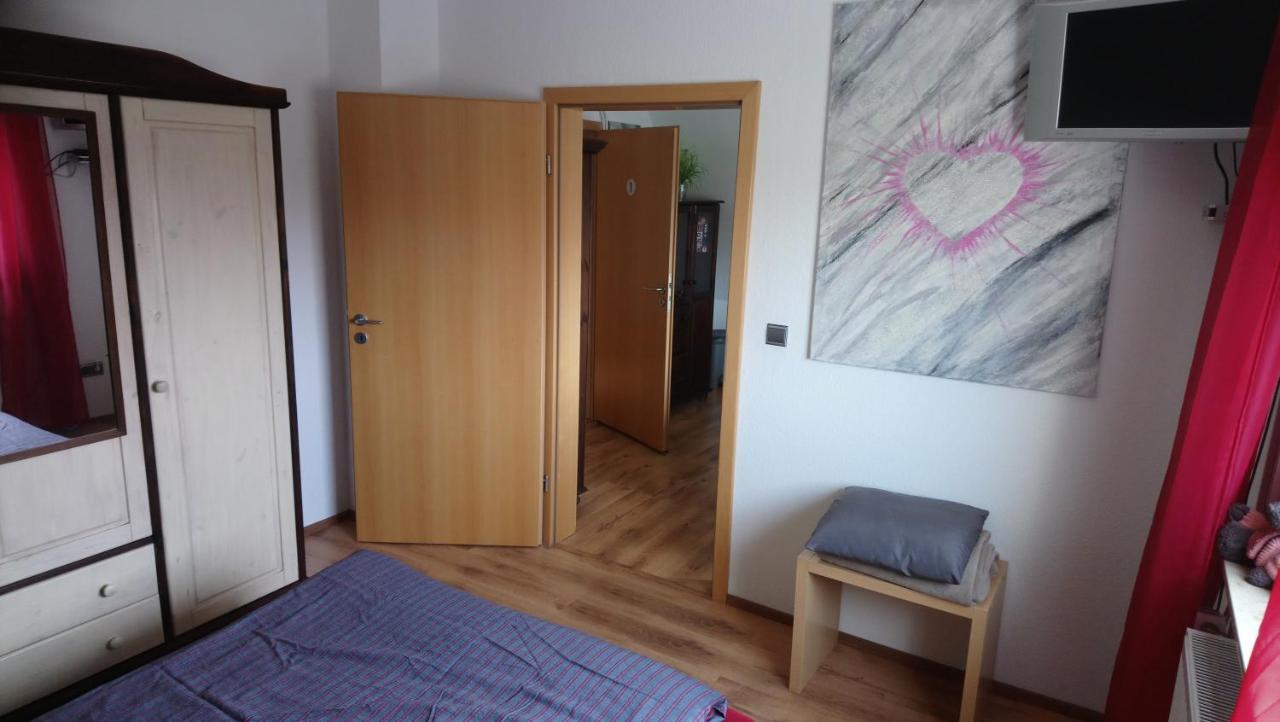 Private Zimmer Bei Der Weser-Ems-Halle Oldenburg Exterior foto
